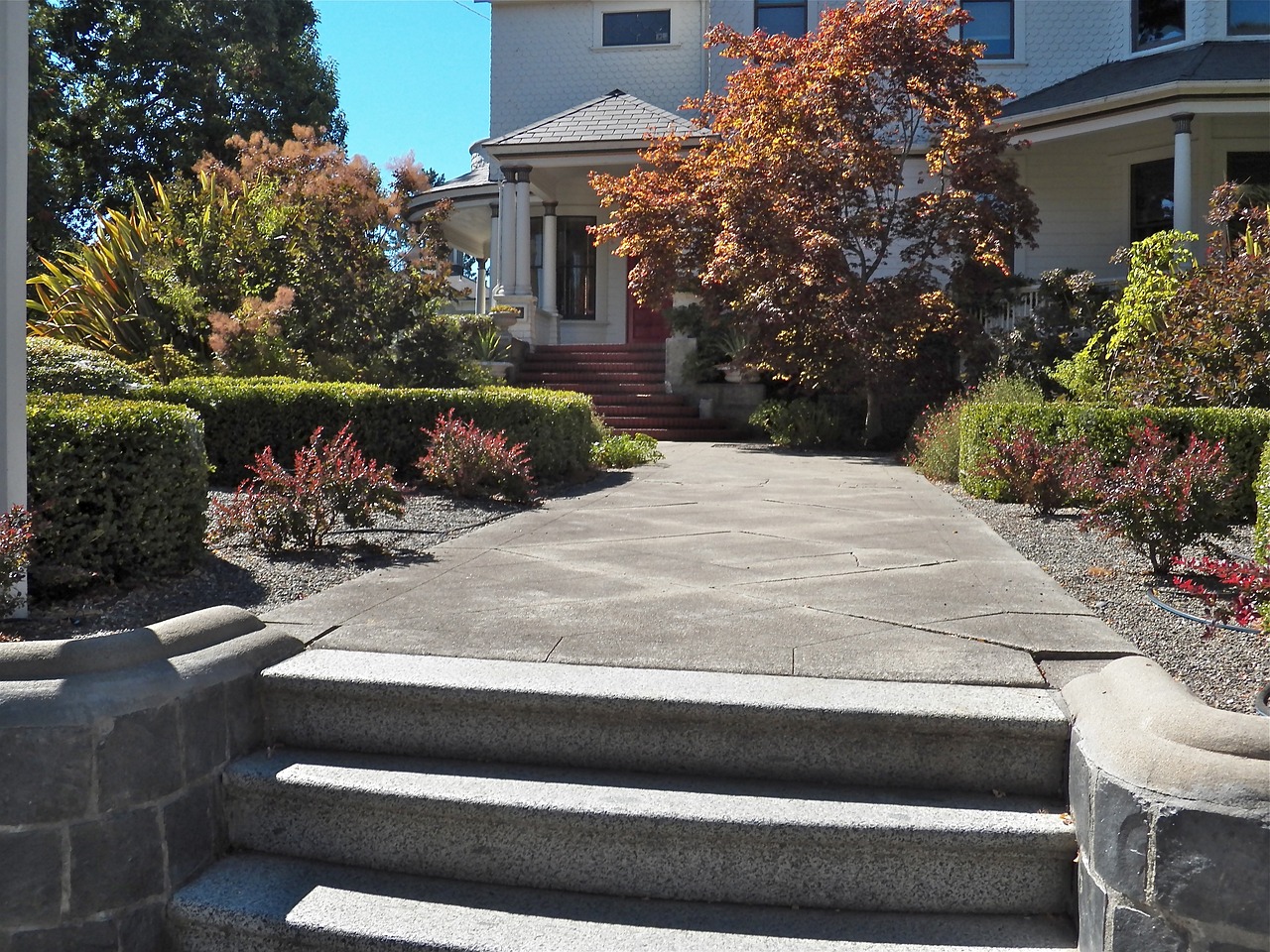Key Features of a Sustainable Eco-Friendly Landscape